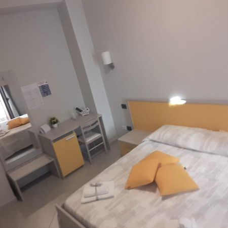 Affittacamere Borgata Marina Roseto Capo Spulico Ngoại thất bức ảnh
